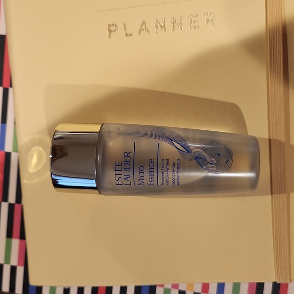 Estee Lauder Micro Essence - Picture 2 of 4